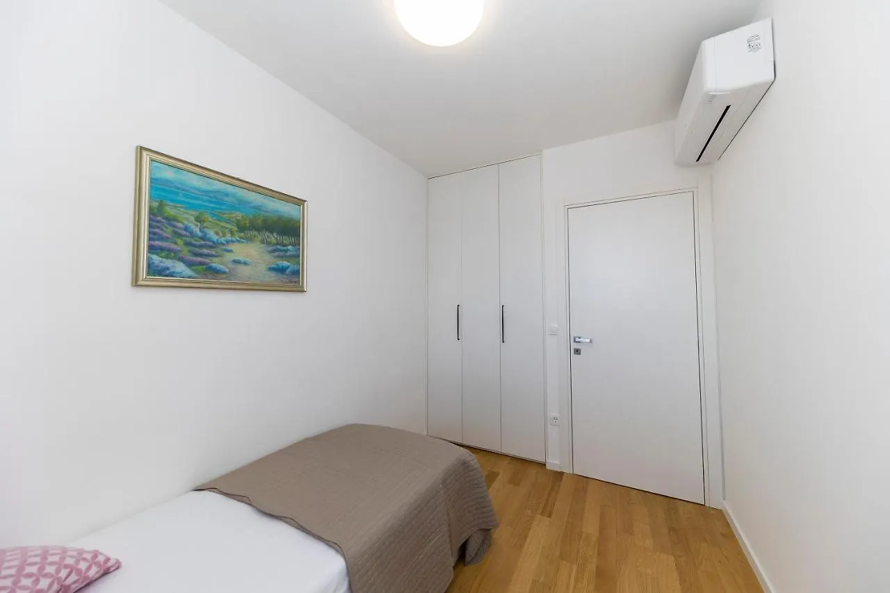 Deluxe Apartment Zara